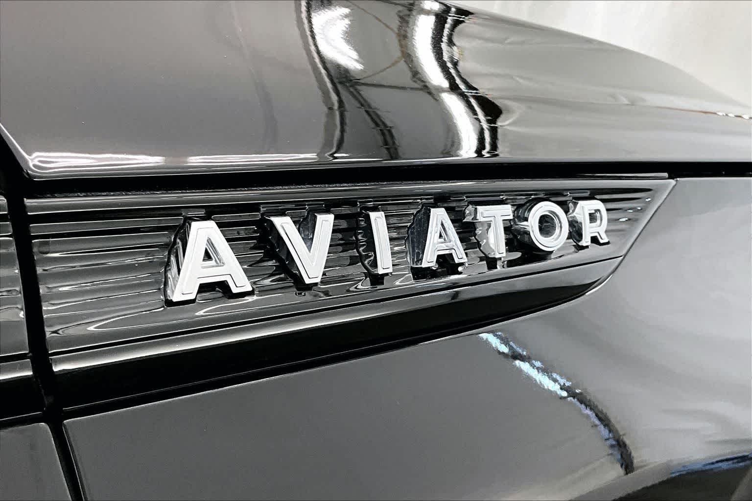 Thumbnail: 2023 Lincoln Aviator - 7