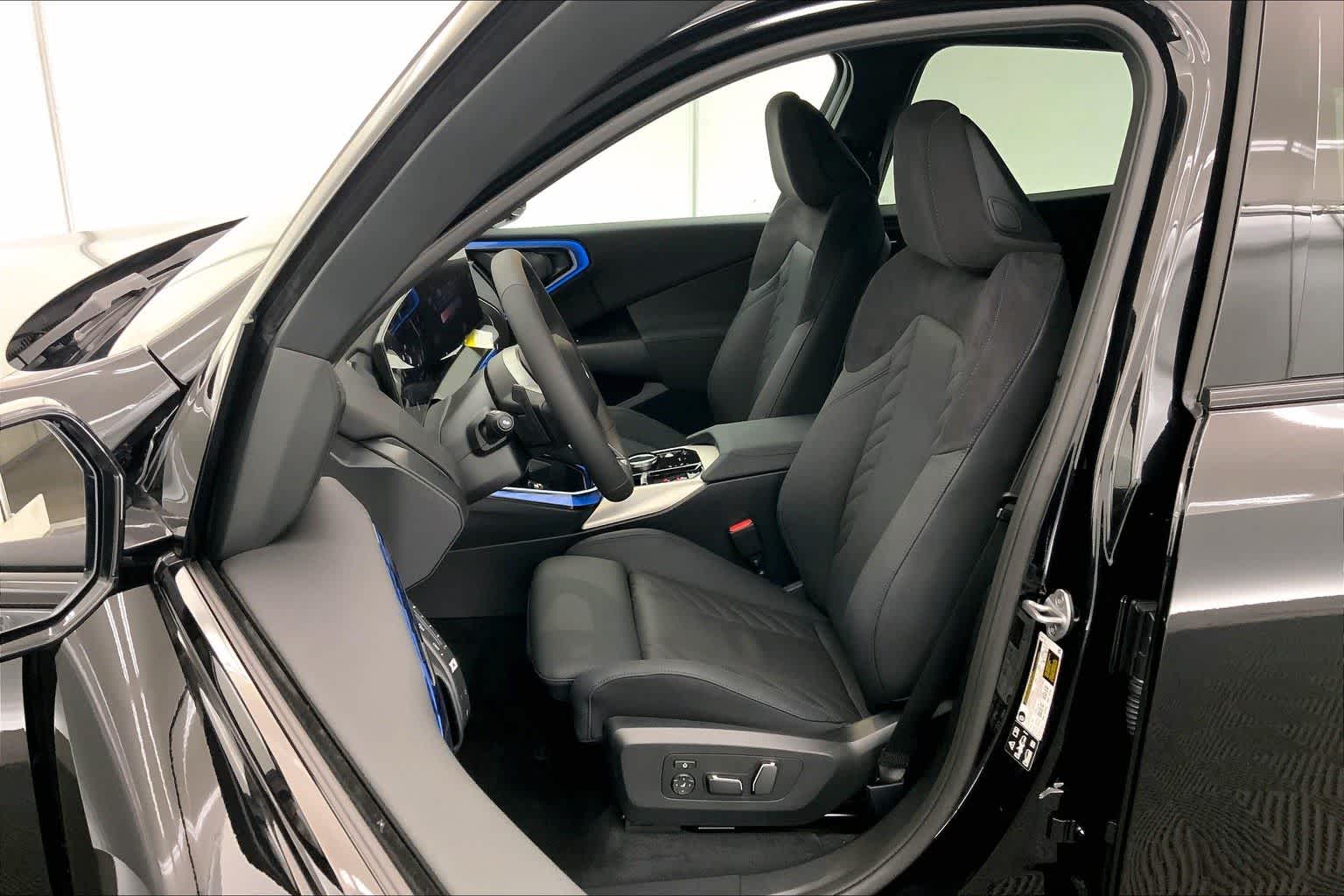 Thumbnail: 2025 BMW X3 - 11