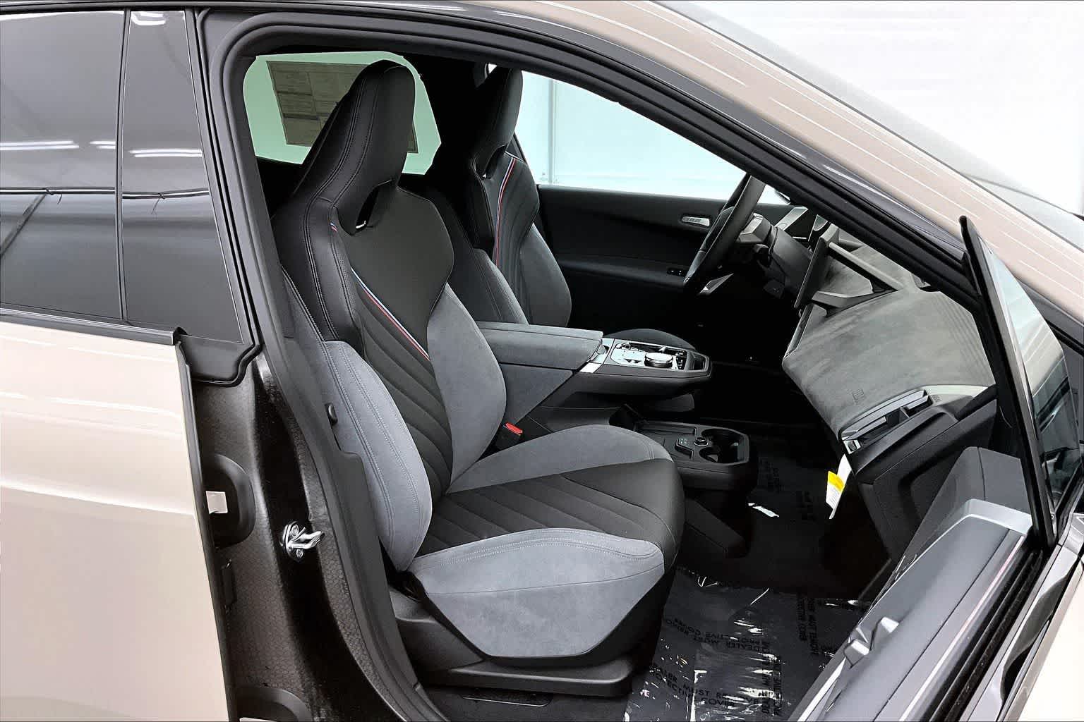 Thumbnail: 2026 BMW iX - 13