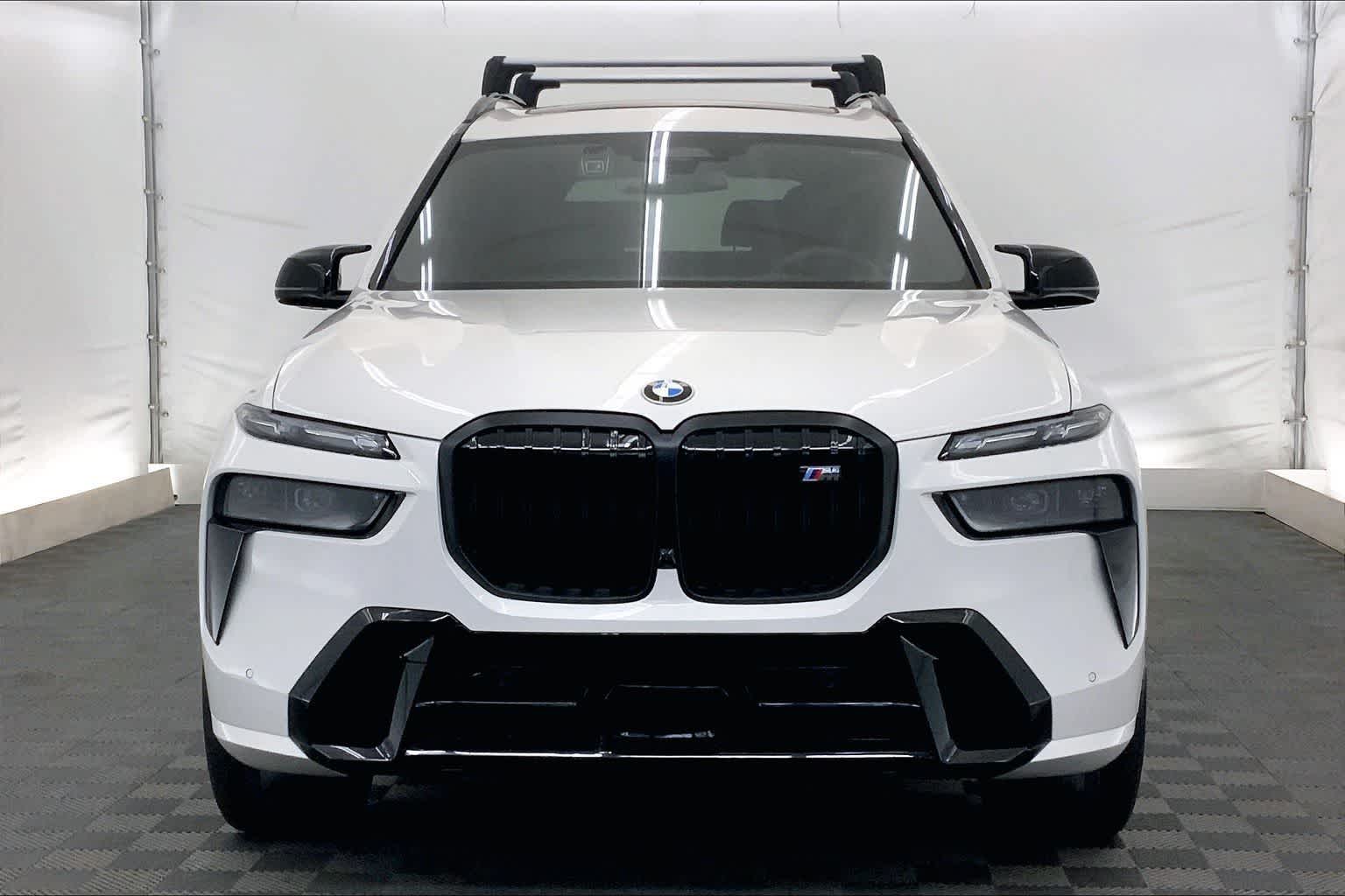 Thumbnail: 2026 BMW X7 - 6