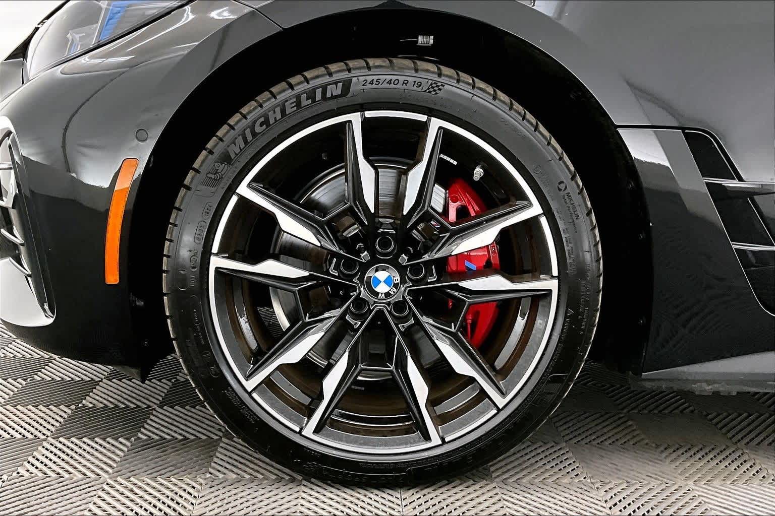 Thumbnail: 2025 BMW i4 - 8