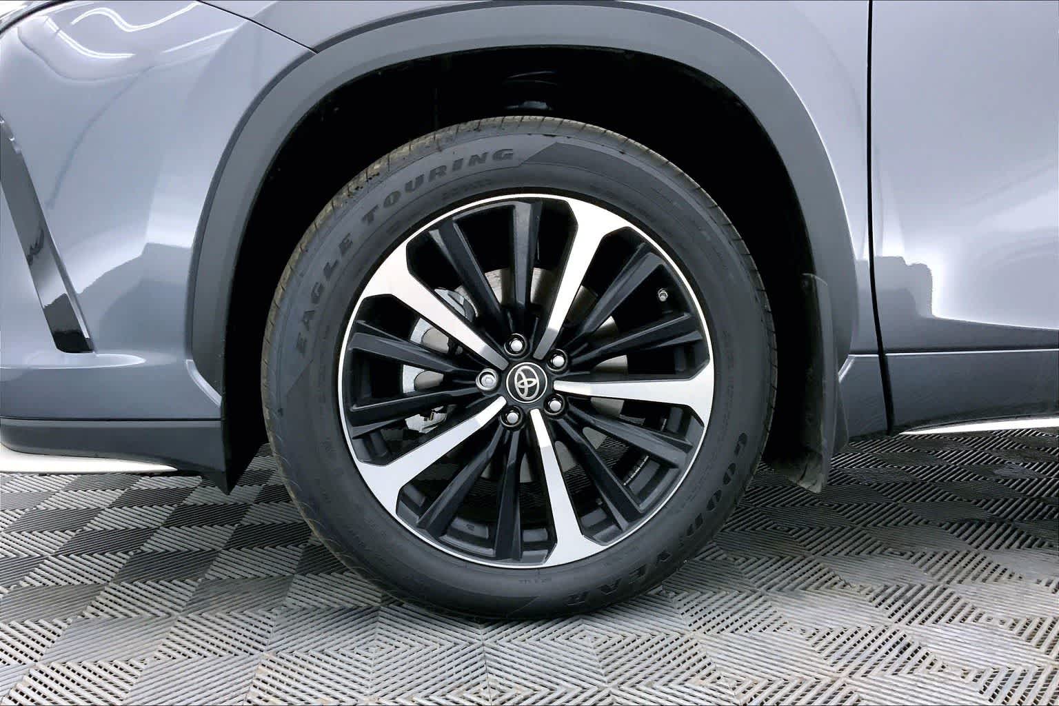 Thumbnail: 2021 Toyota Highlander - 8