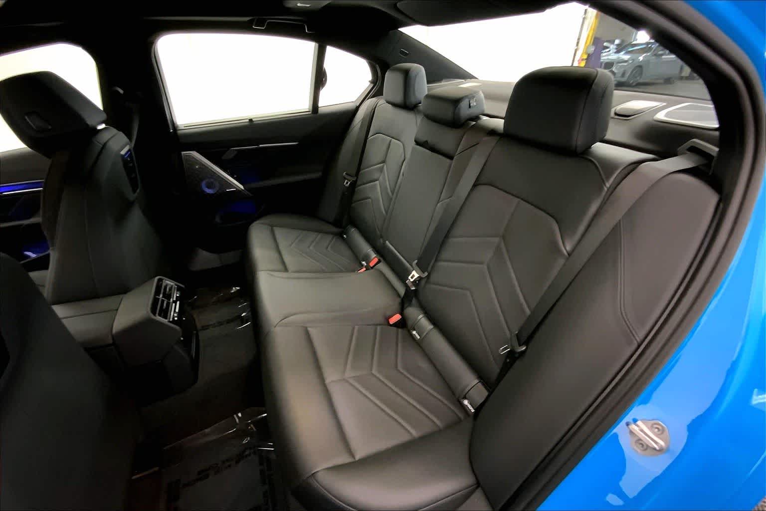 Thumbnail: 2025 BMW i5 - 13