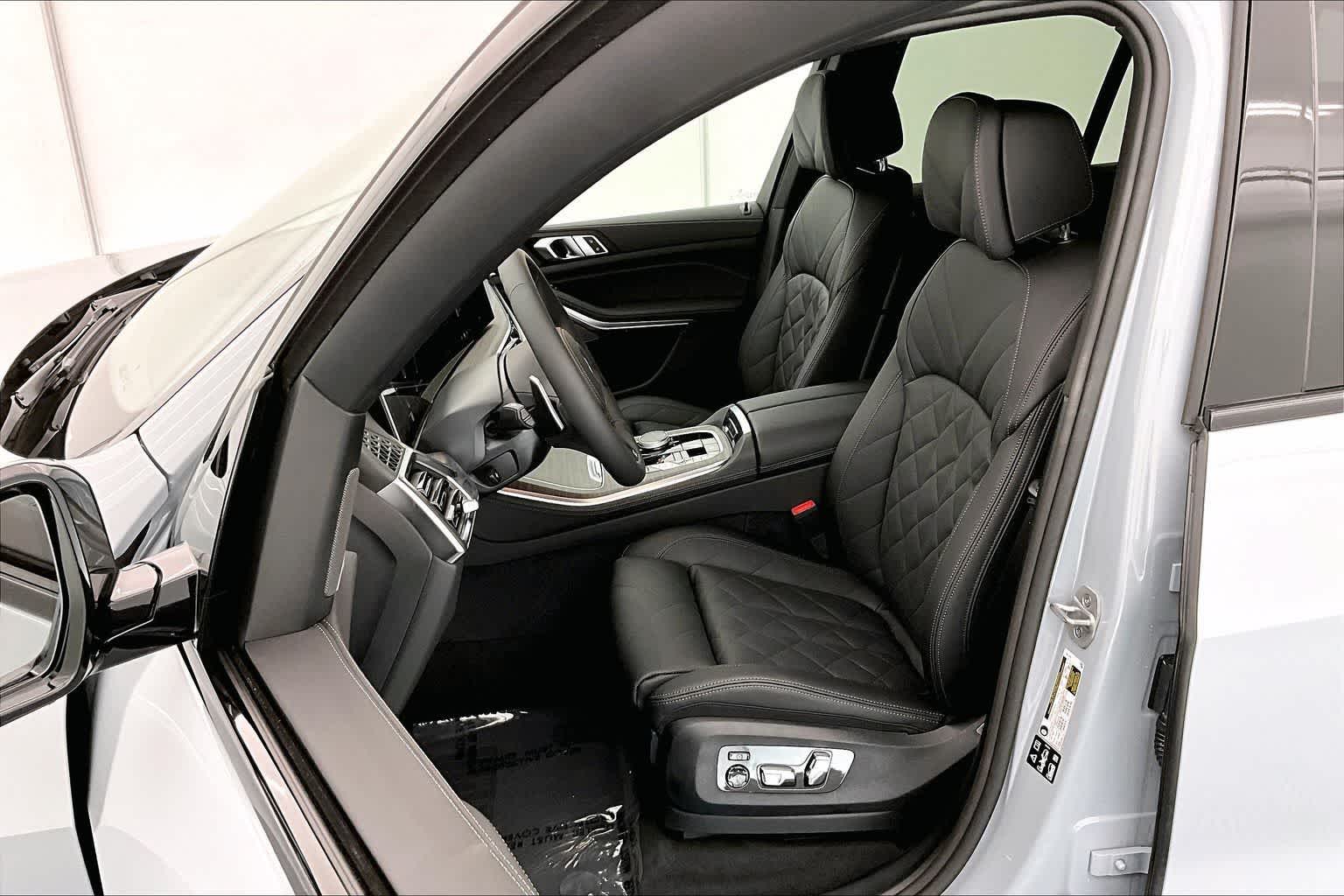 Thumbnail: 2026 BMW X5 - 11