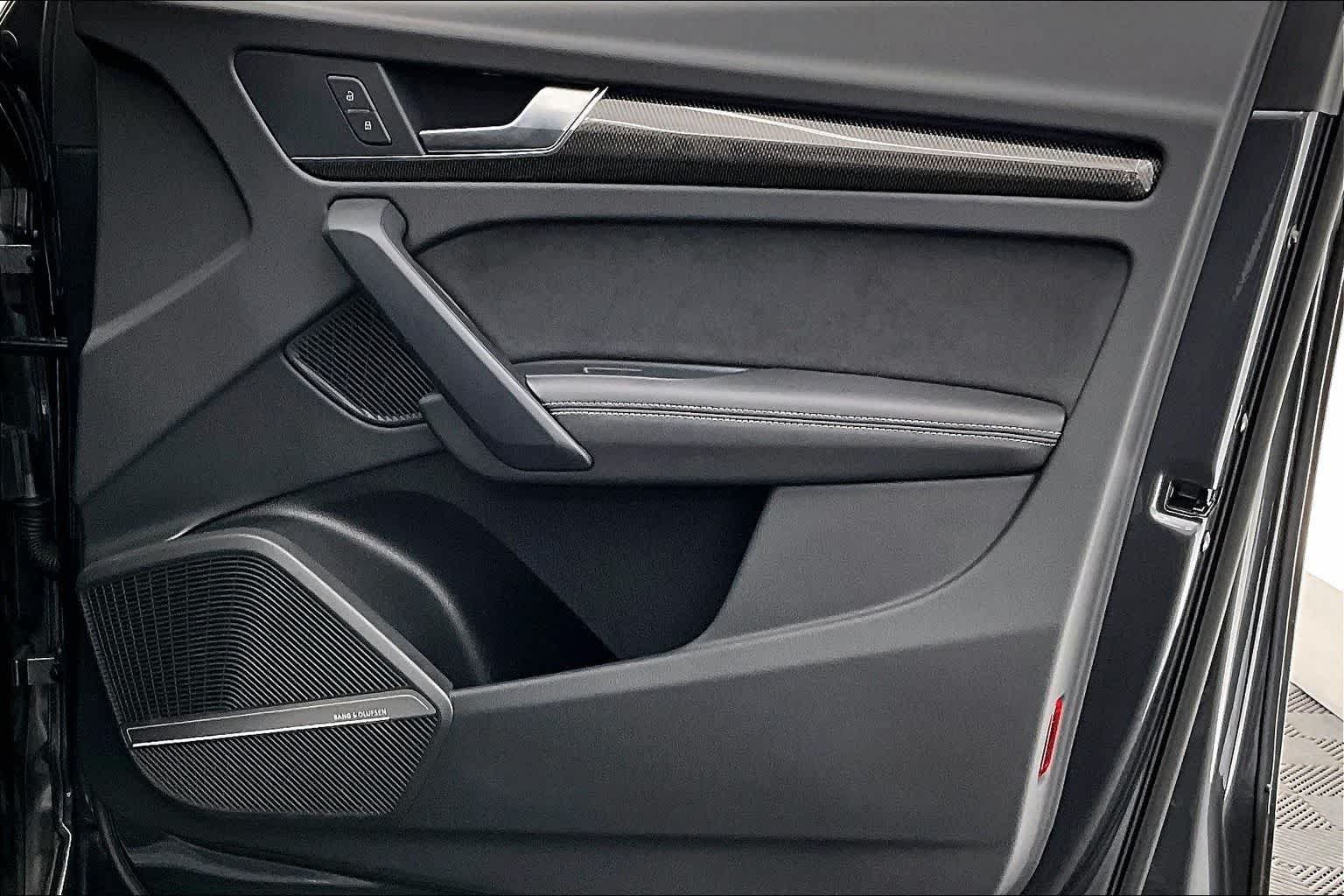 Thumbnail: 2024 Audi SQ5 - 28