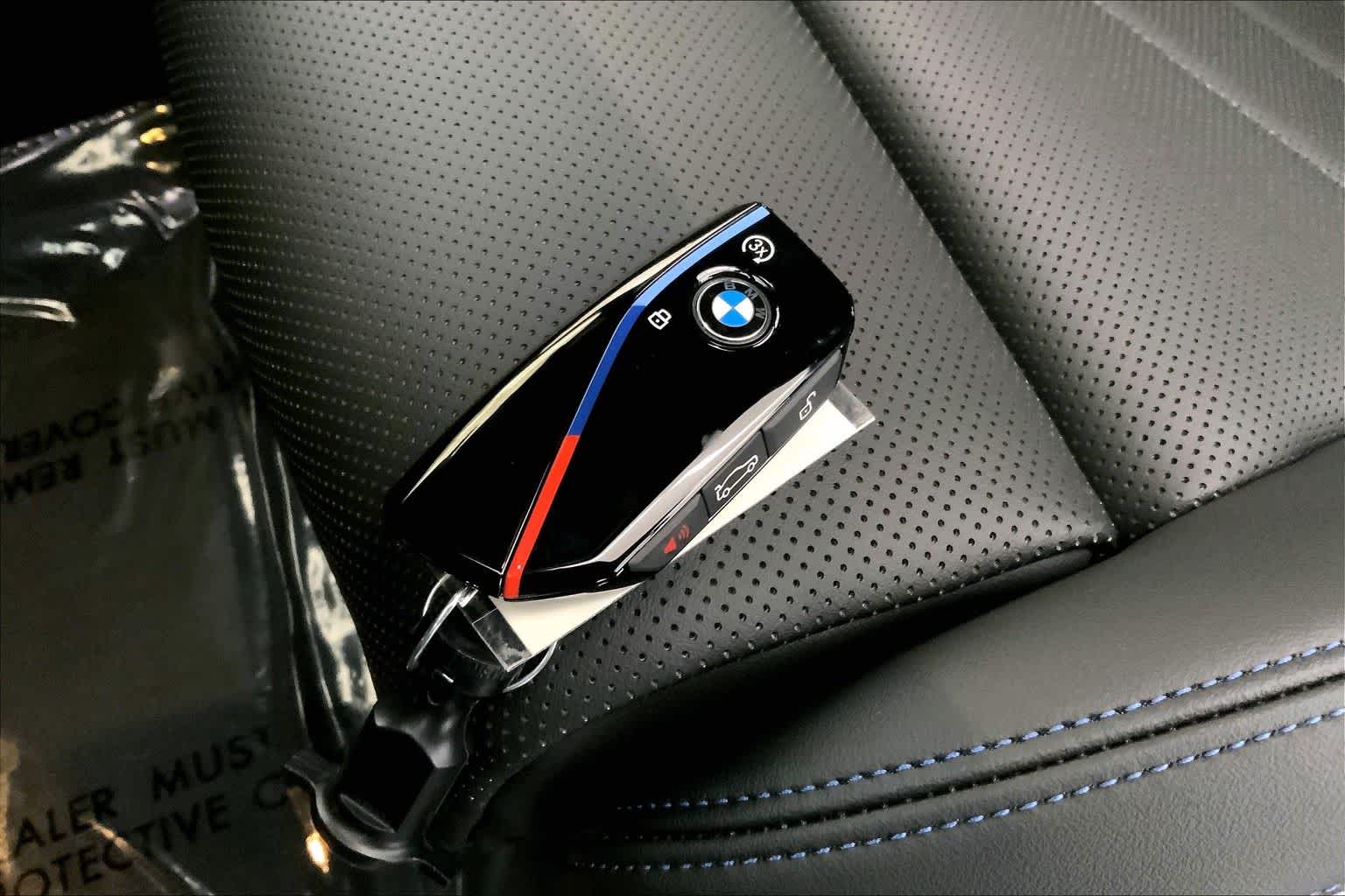 Thumbnail: 2025 BMW i5 - 20