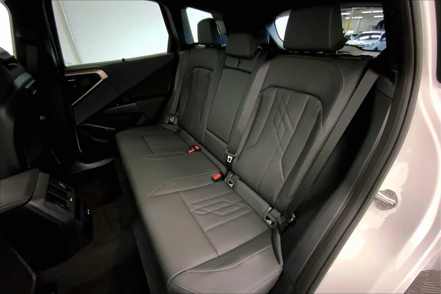 Thumbnail: 2025 BMW X3 - 13