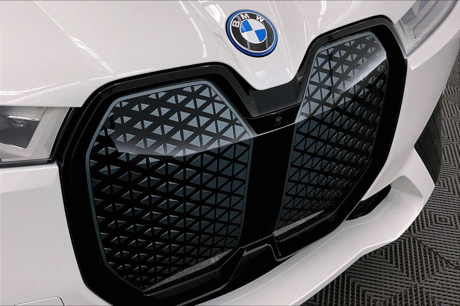 Thumbnail: 2024 BMW iX - 33