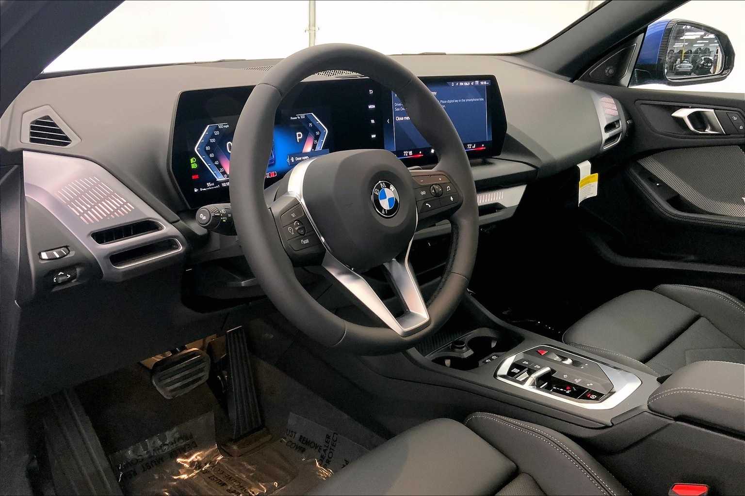 Thumbnail: 2025 BMW 2 Series - 2