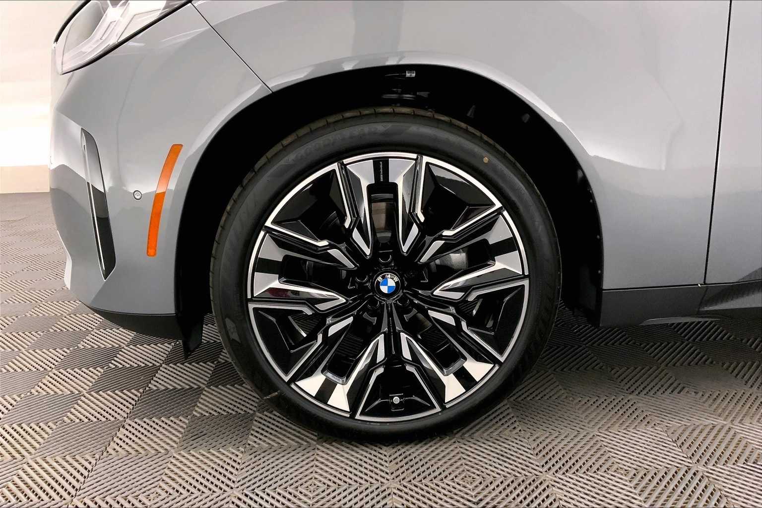 Thumbnail: 2025 BMW X3 - 8
