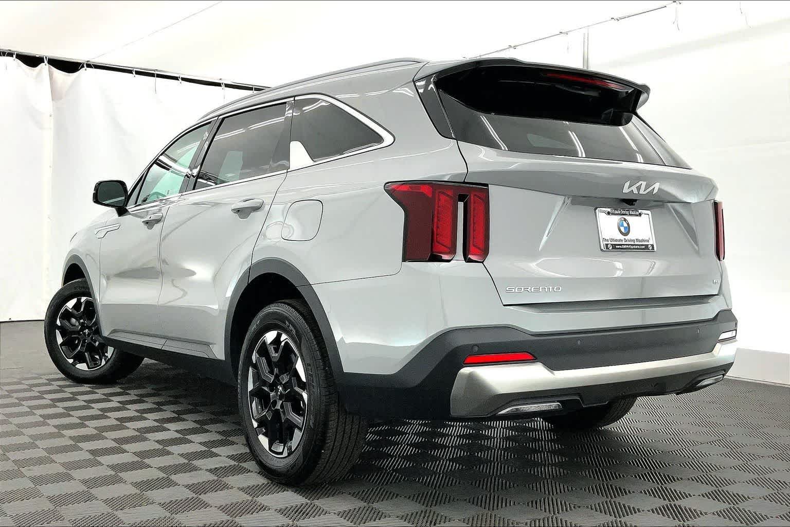 Thumbnail: 2025 Kia Sorento - 4