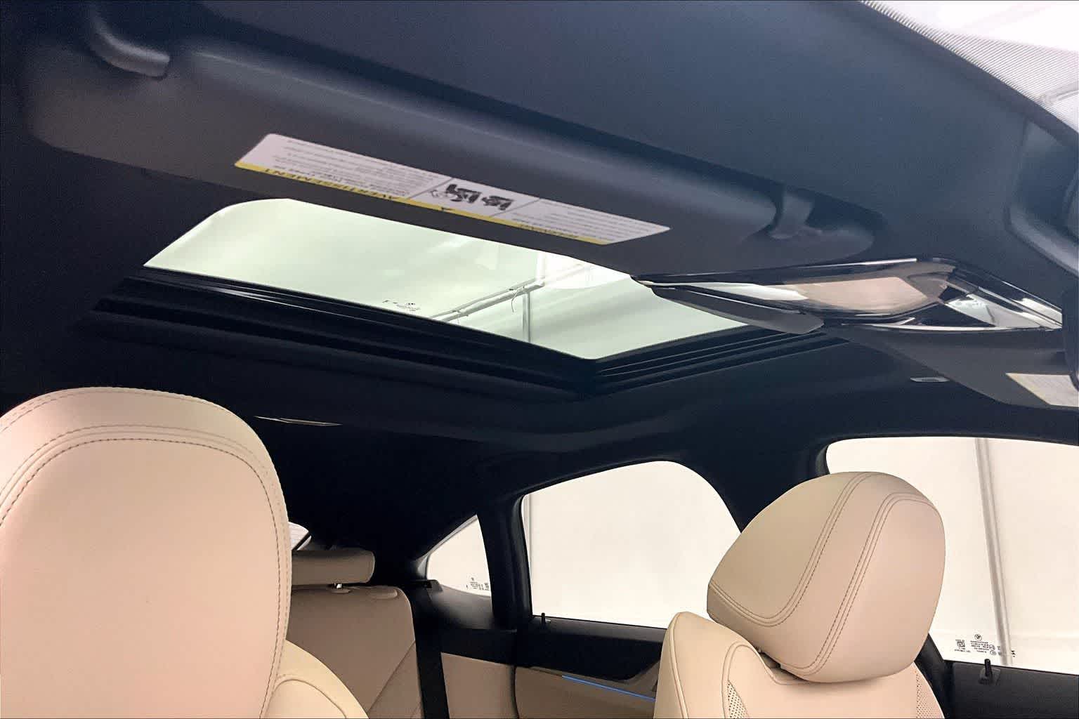 Thumbnail: 2025 BMW i4 - 30