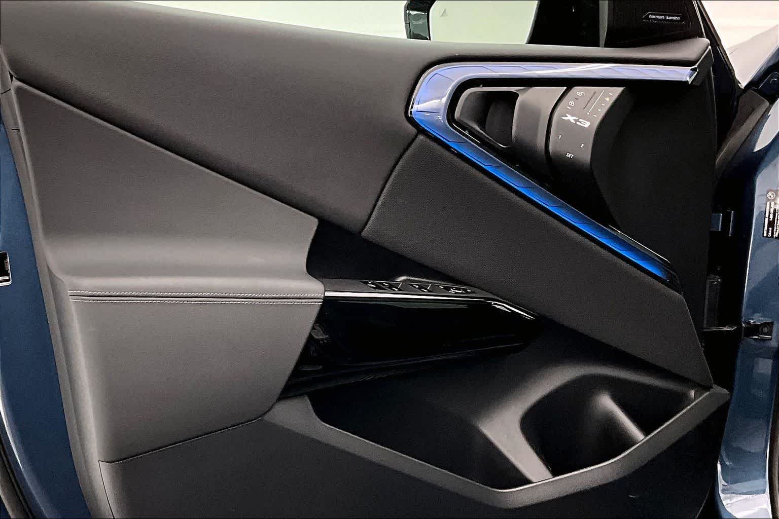 Thumbnail: 2025 BMW X3 - 27