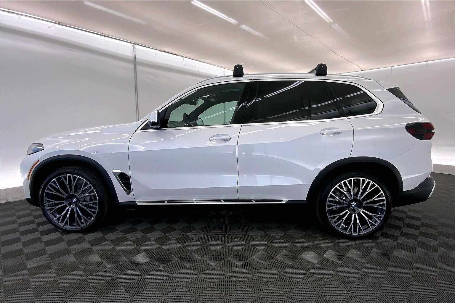 Thumbnail: 2026 BMW X5 - 3