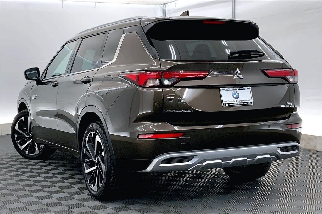 Used 2023 Mitsubishi Outlander Plug-In Hybrid SEL SUV