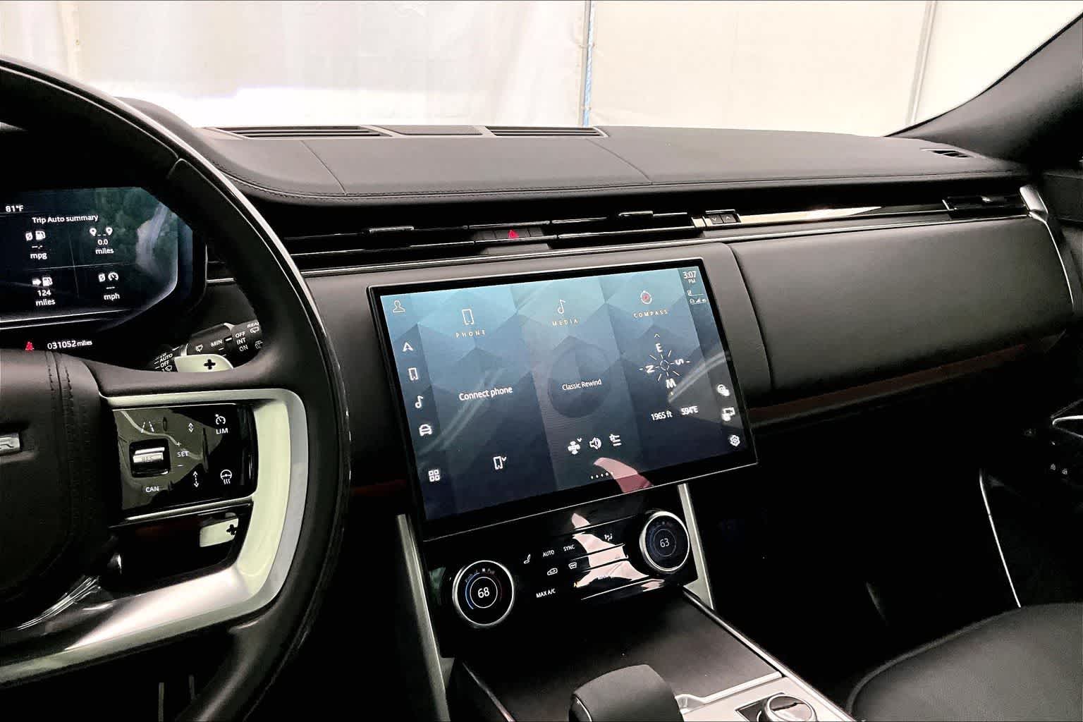 Thumbnail: 2023 Land Rover Range Rover - 15