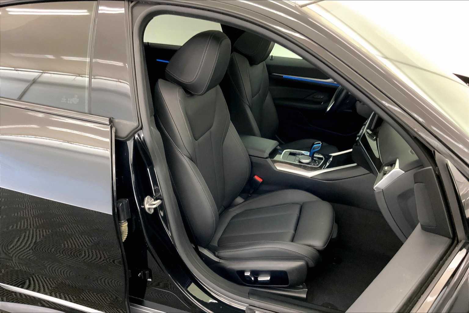 Thumbnail: 2023 BMW i4 - 13