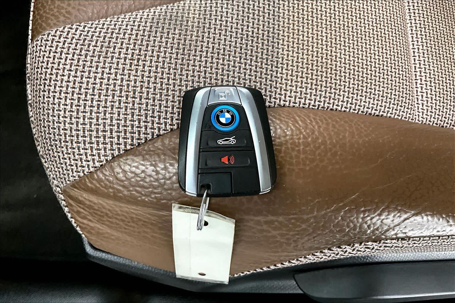 Thumbnail: 2019 BMW i3 - 19