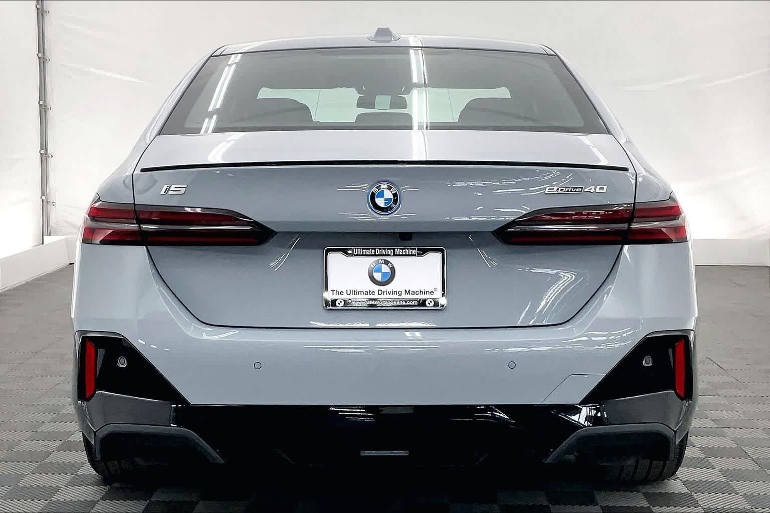 Thumbnail: 2026 BMW i5 - 5