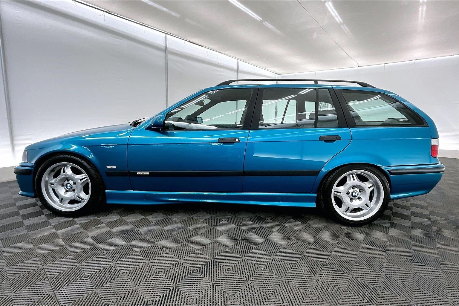 Thumbnail: 1998 BMW 3 Series - 3