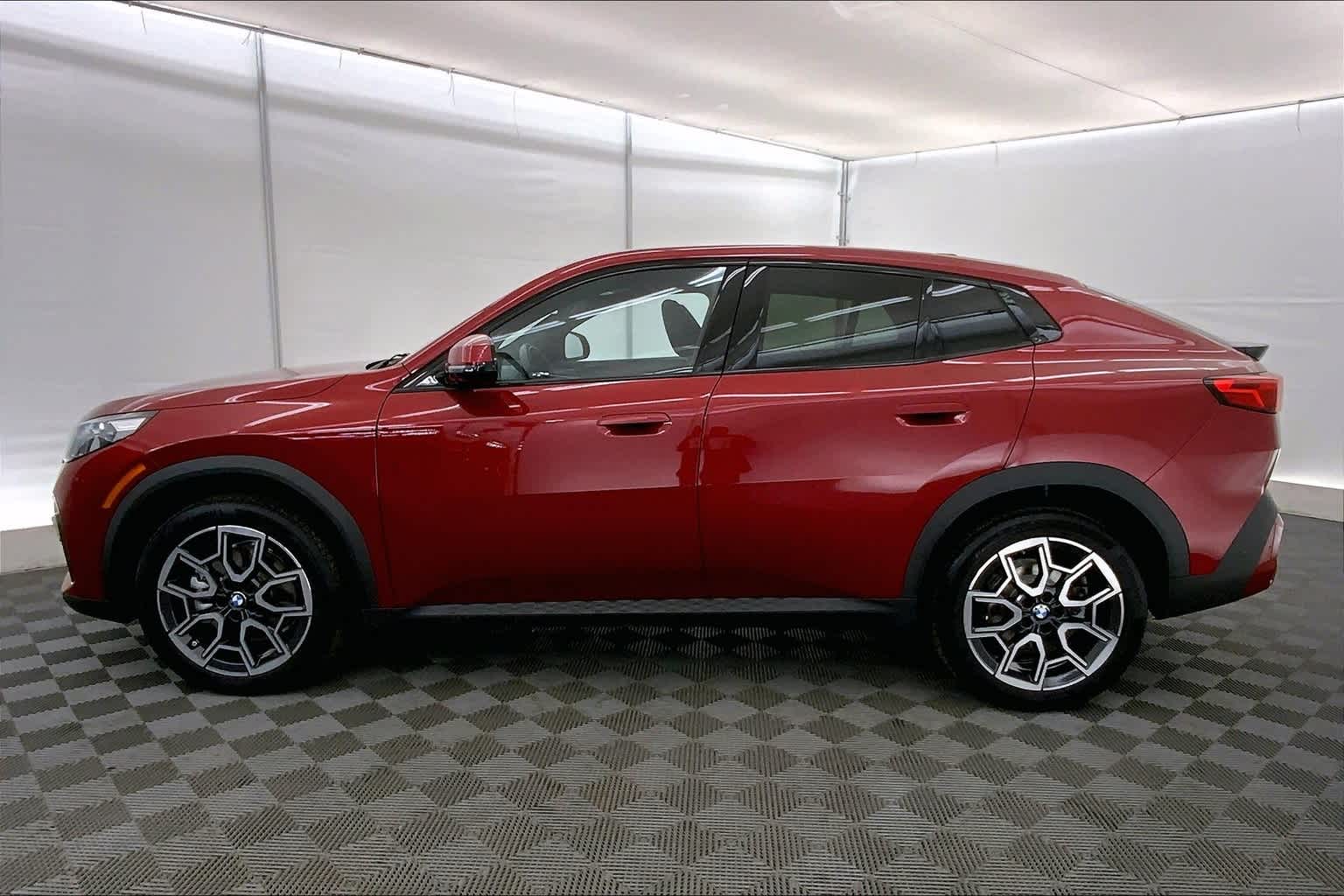 Thumbnail: 2024 BMW X2 - 3