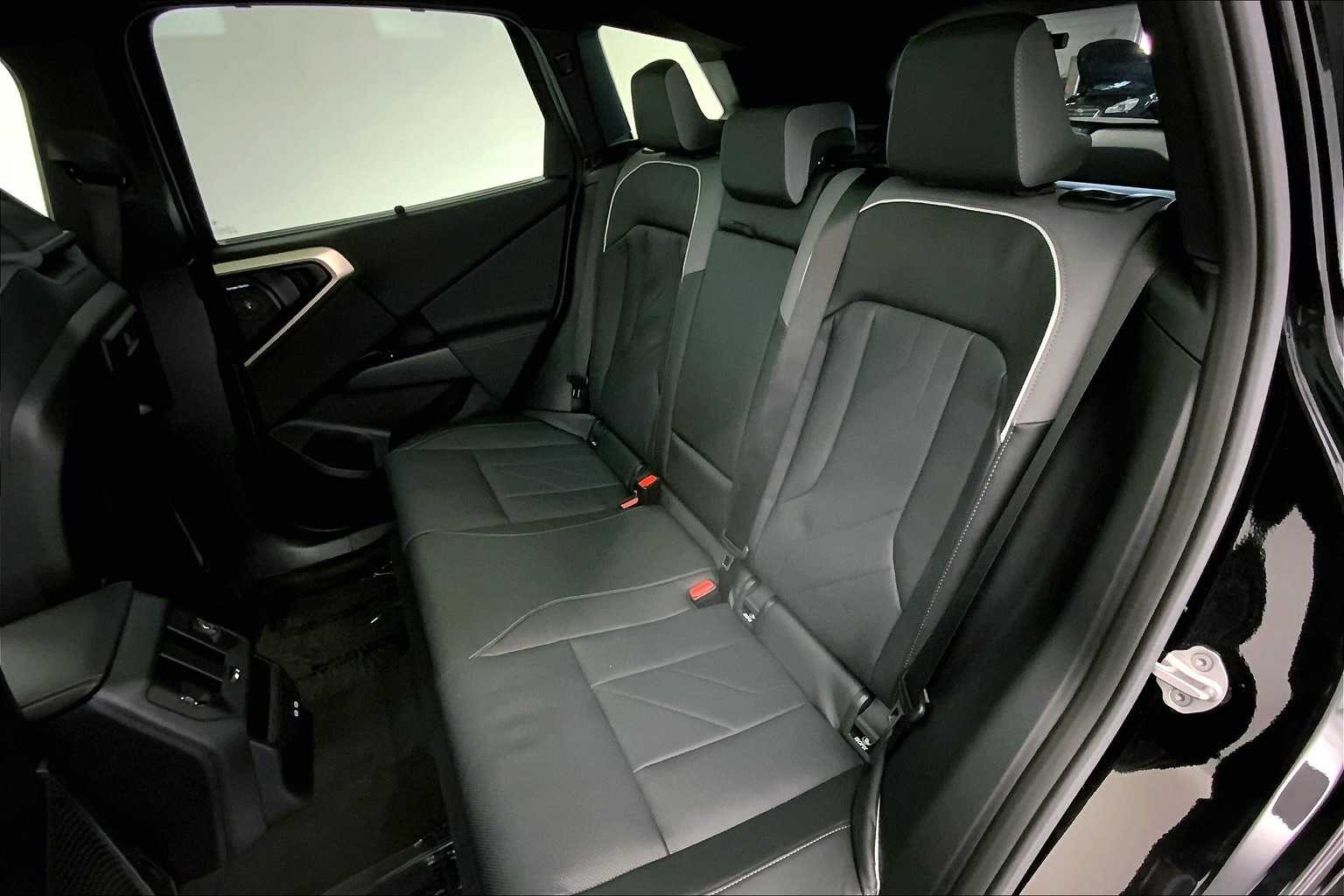 Thumbnail: 2025 BMW X3 - 13