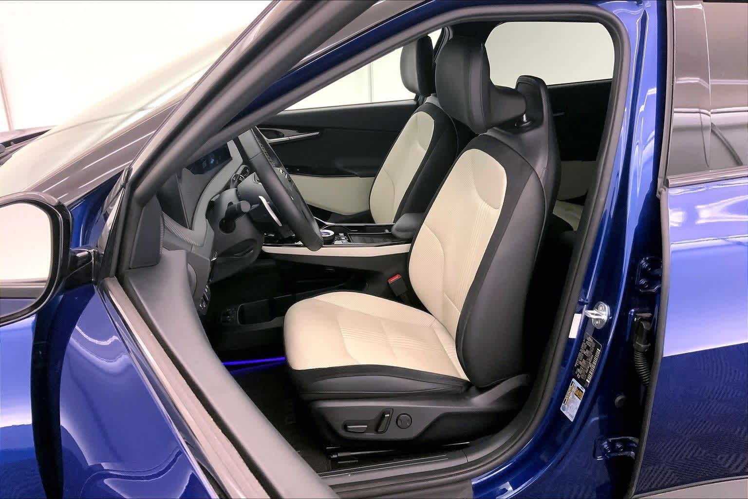 Thumbnail: 2023 Kia EV6 - 11