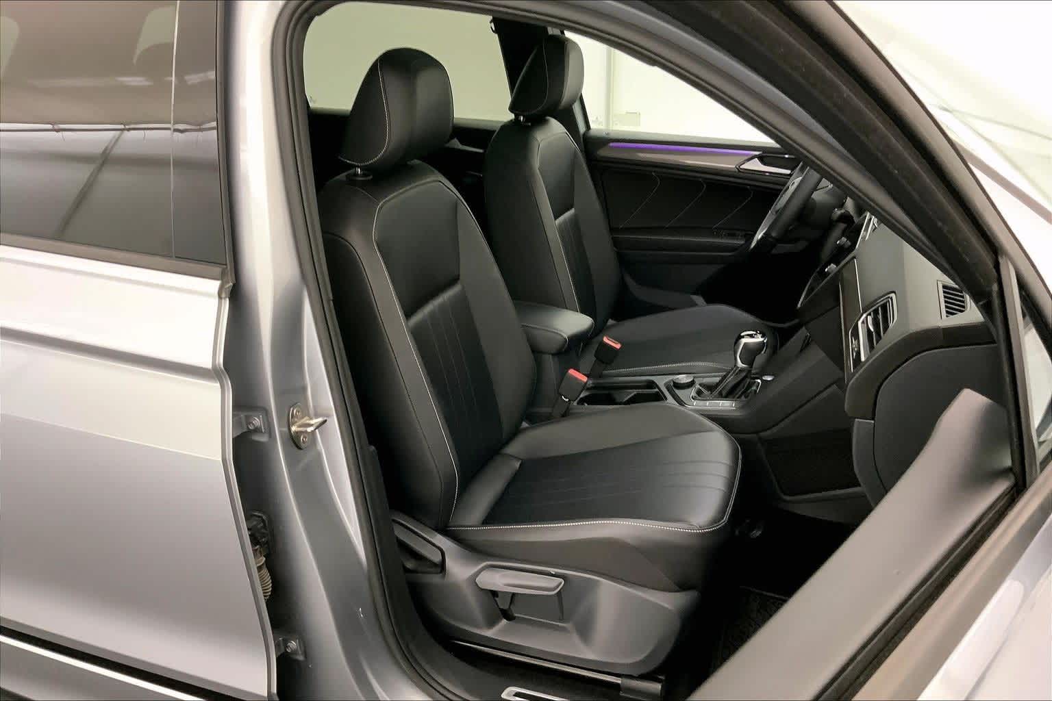 Thumbnail: 2024 Volkswagen Tiguan - 13