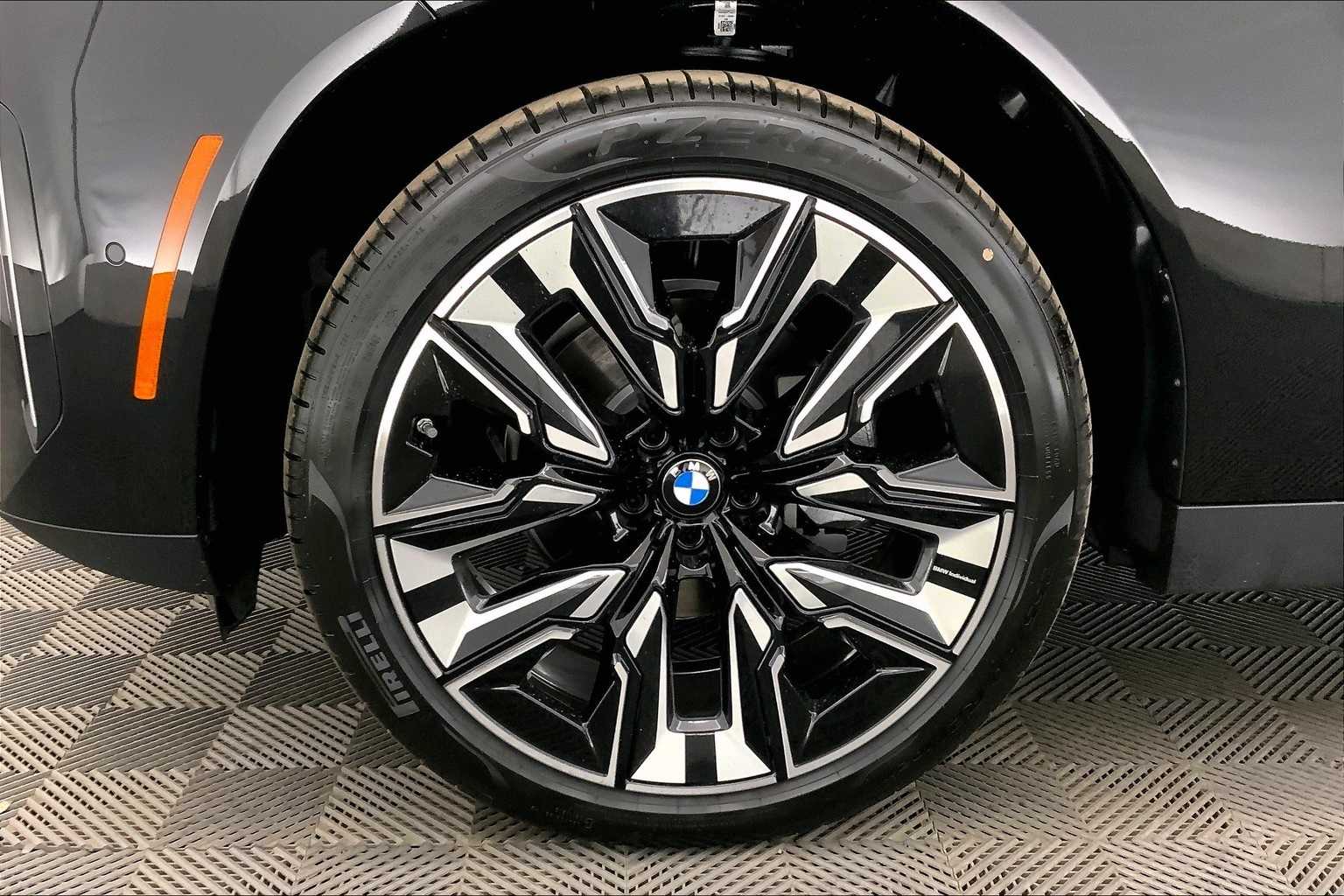 Thumbnail: 2025 BMW X3 - 8