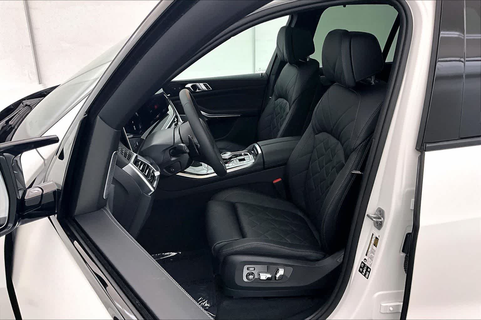 Thumbnail: 2026 BMW X5 - 11