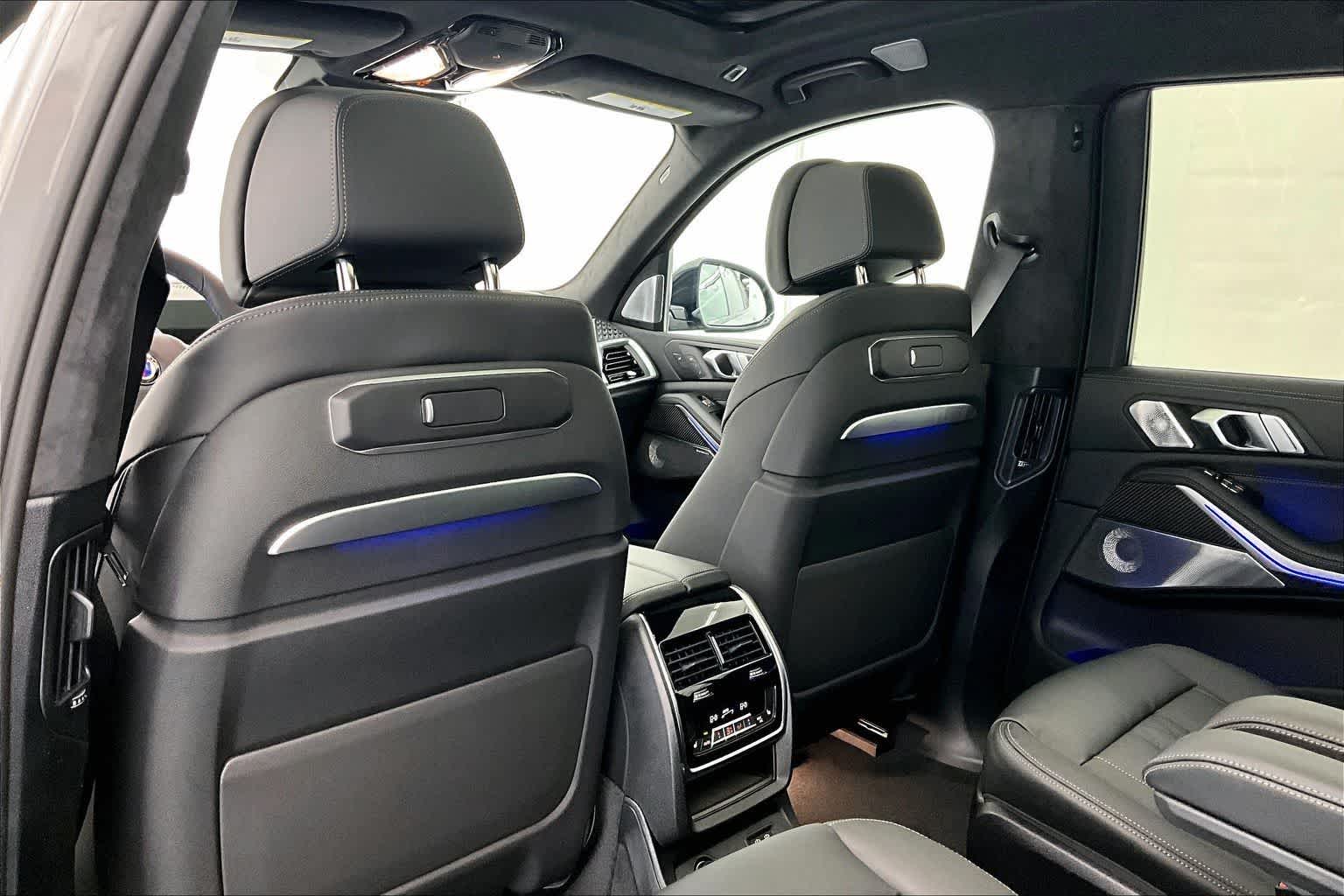 Thumbnail: 2026 BMW X7 - 10