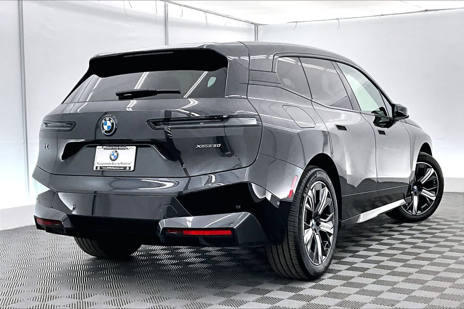Thumbnail: 2025 BMW iX - 21