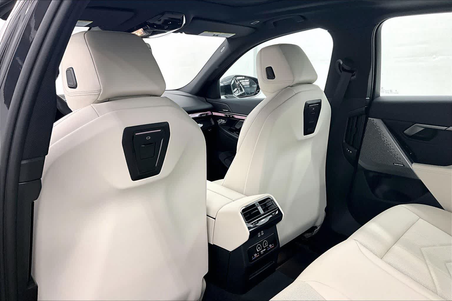 Thumbnail: 2026 BMW 5 Series - 12