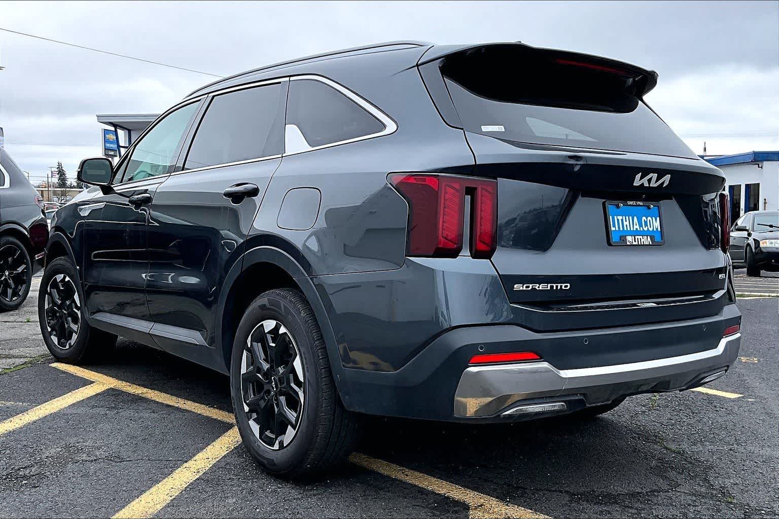 Thumbnail: 2024 Kia Sorento - 4