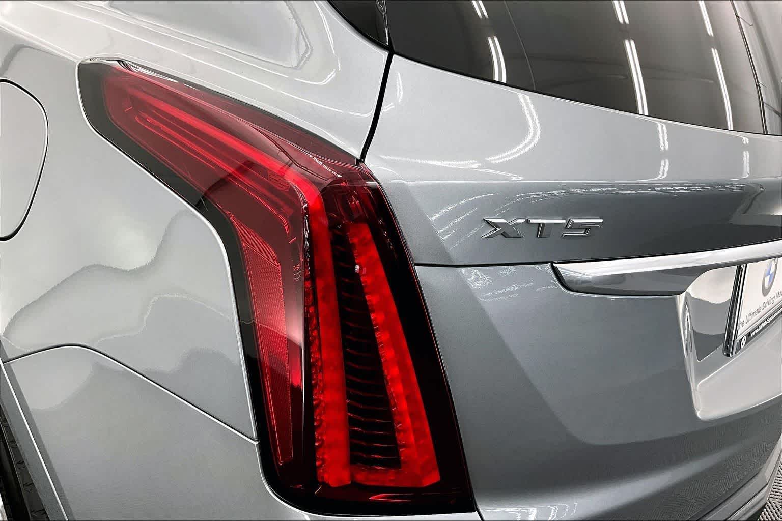 Thumbnail: 2023 Cadillac XT5 - 32