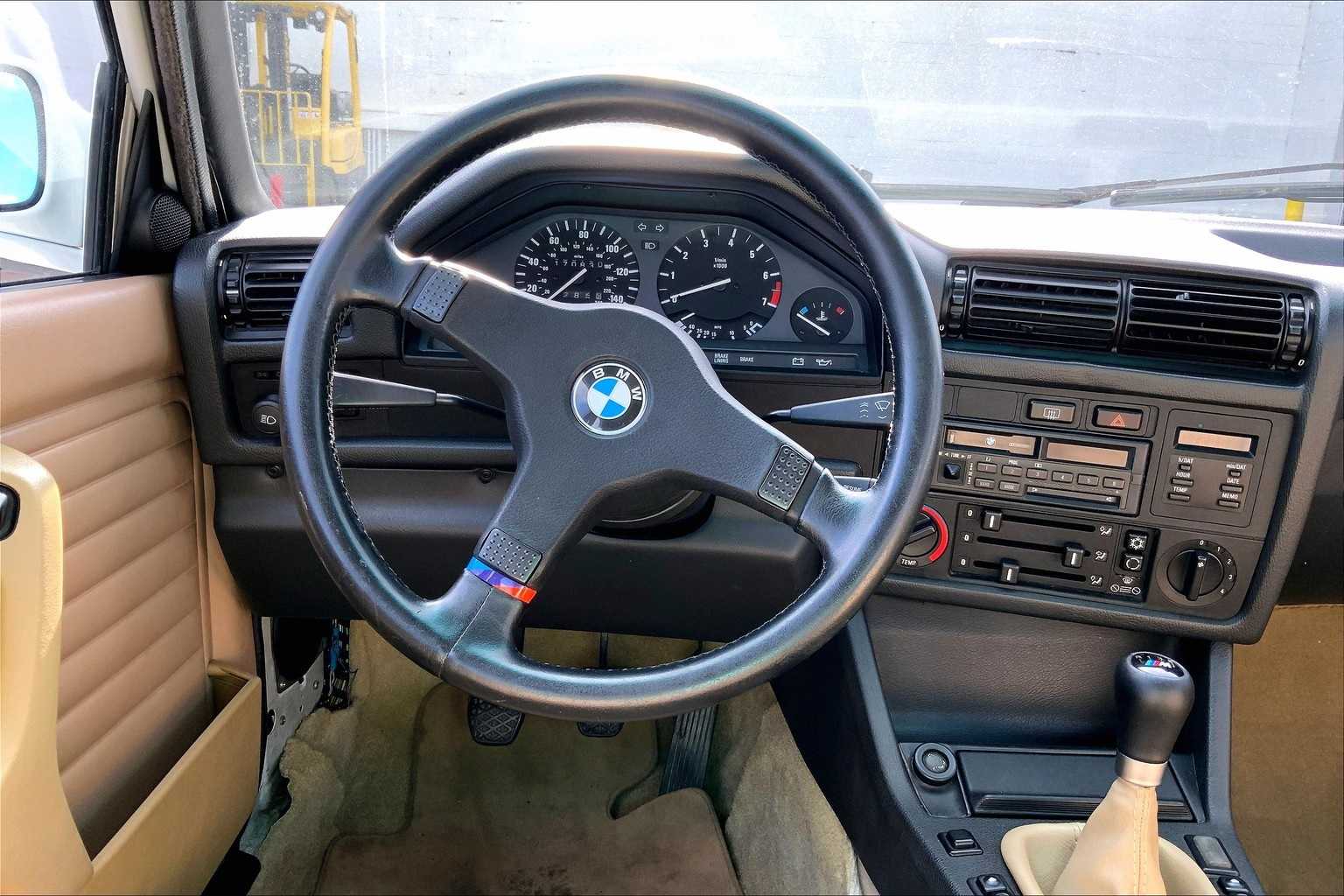 Thumbnail: 1991 BMW 3 Series - 15