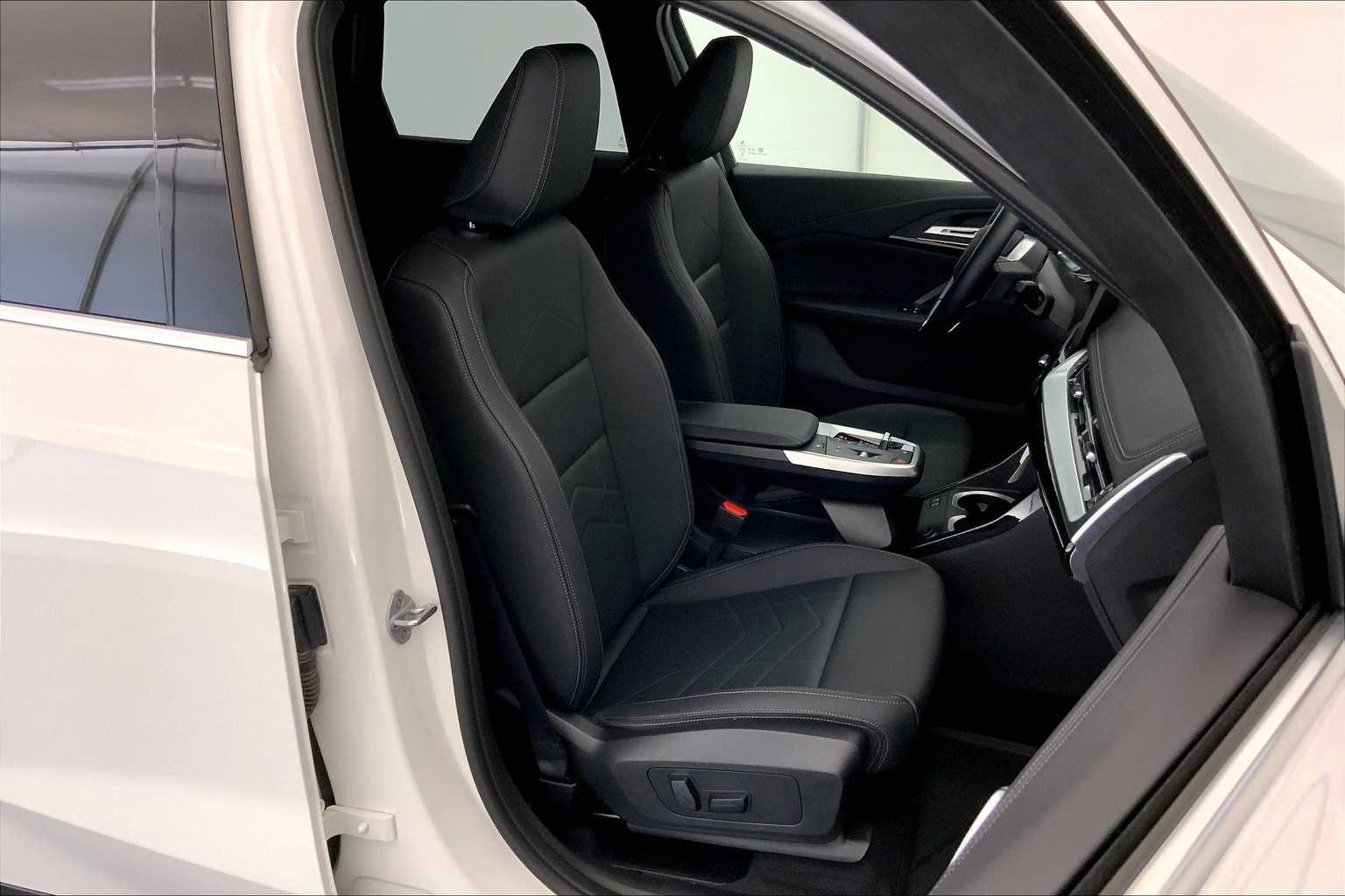 Thumbnail: 2025 BMW X1 - 13