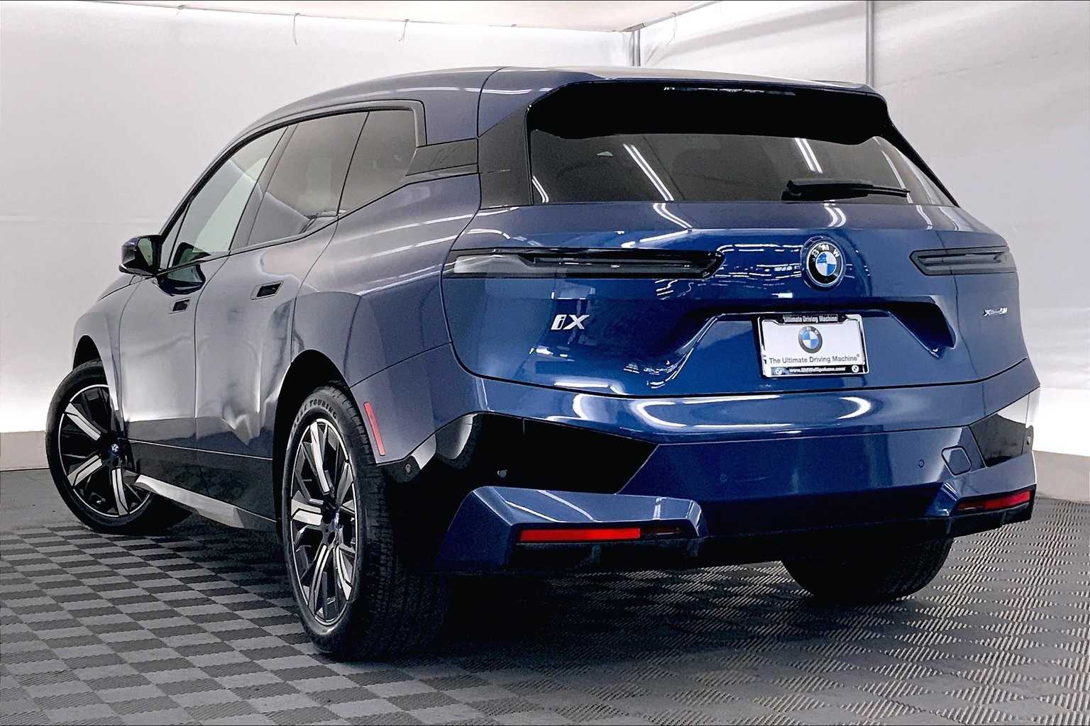 Thumbnail: 2023 BMW iX - 4
