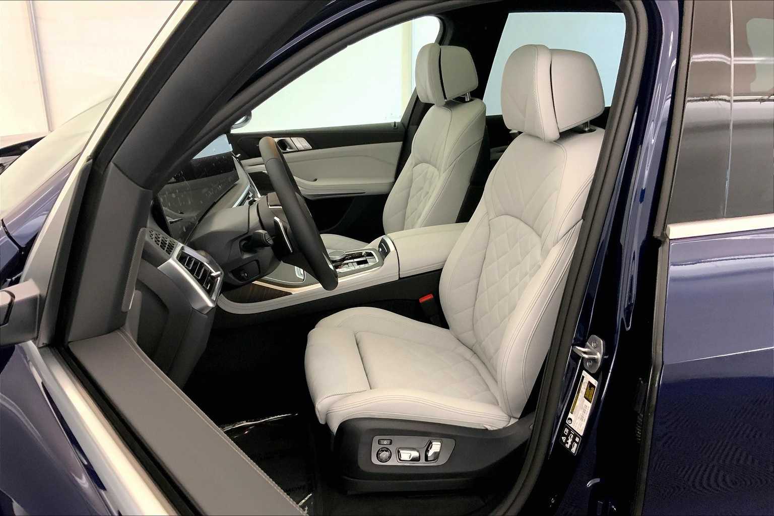 Thumbnail: 2026 BMW X7 - 11