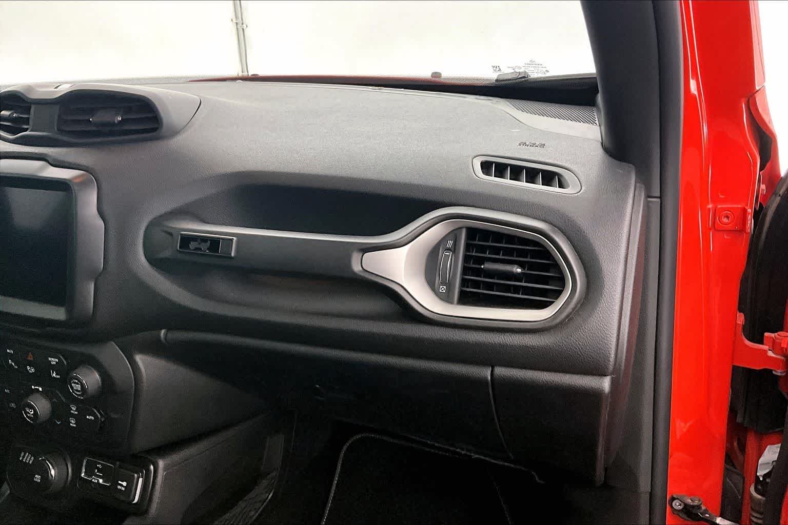 Thumbnail: 2021 Jeep Renegade - 23