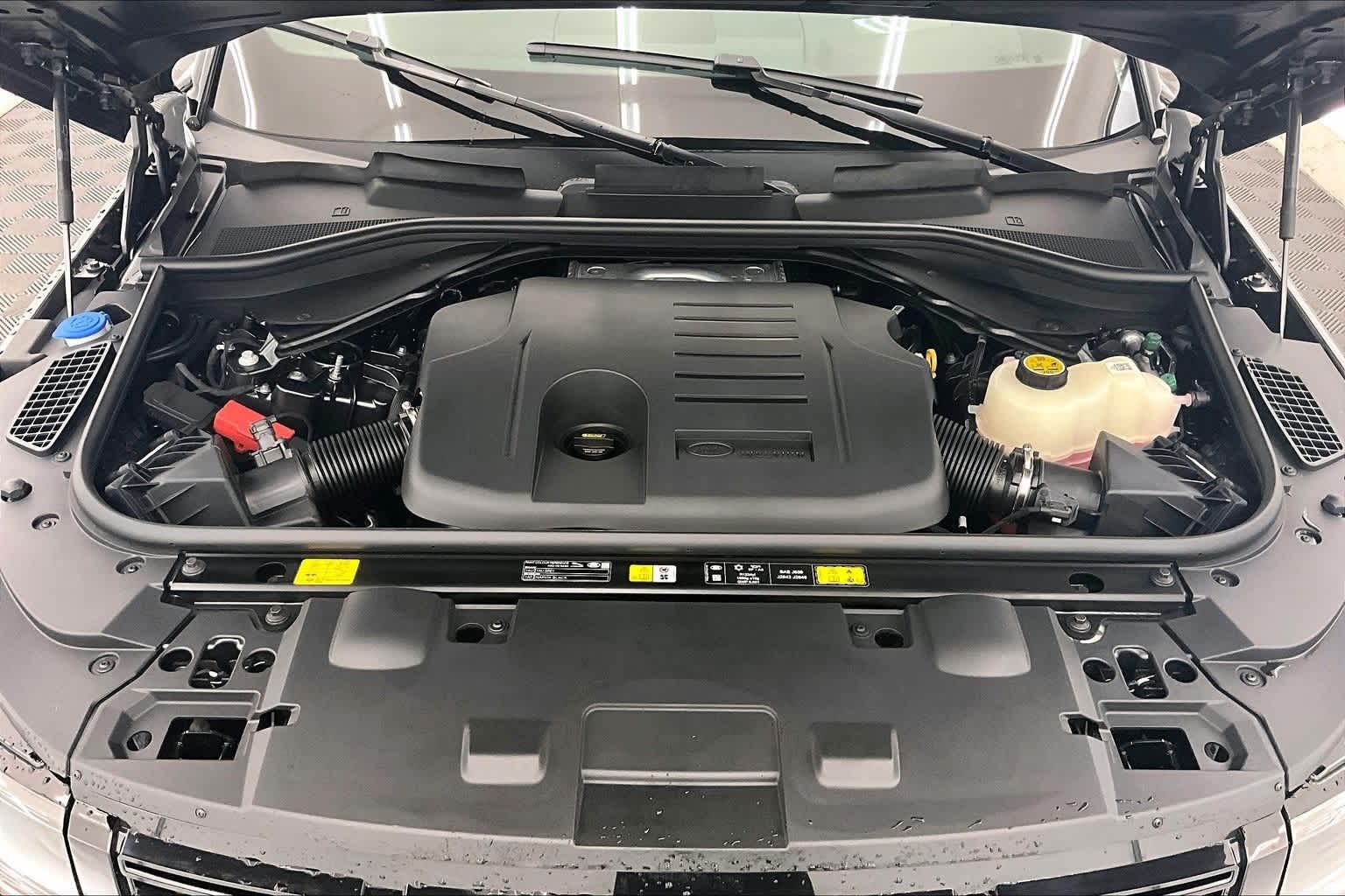 Thumbnail: 2026 Land Rover Range Rover Sport - 9