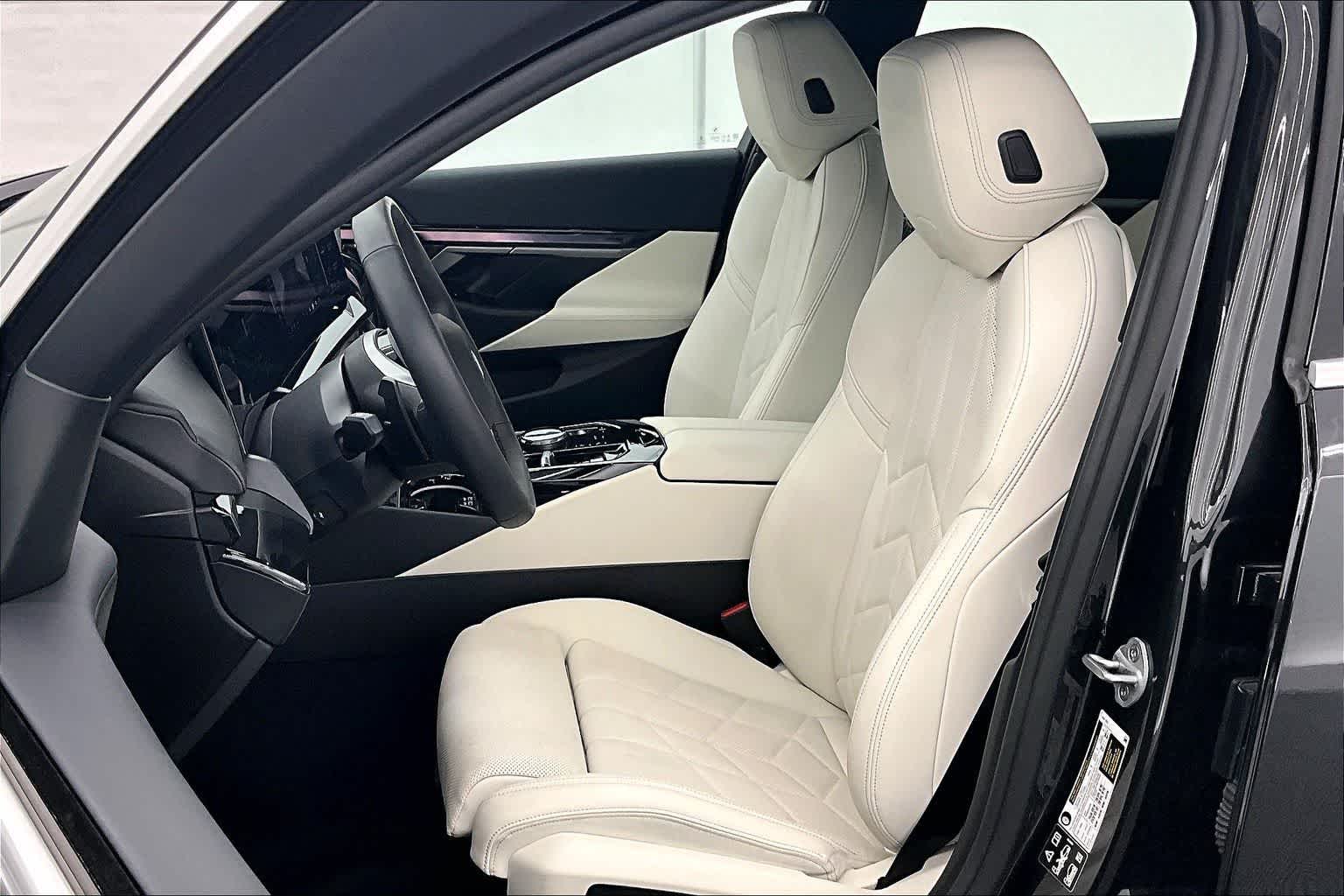 Thumbnail: 2026 BMW 5 Series - 11