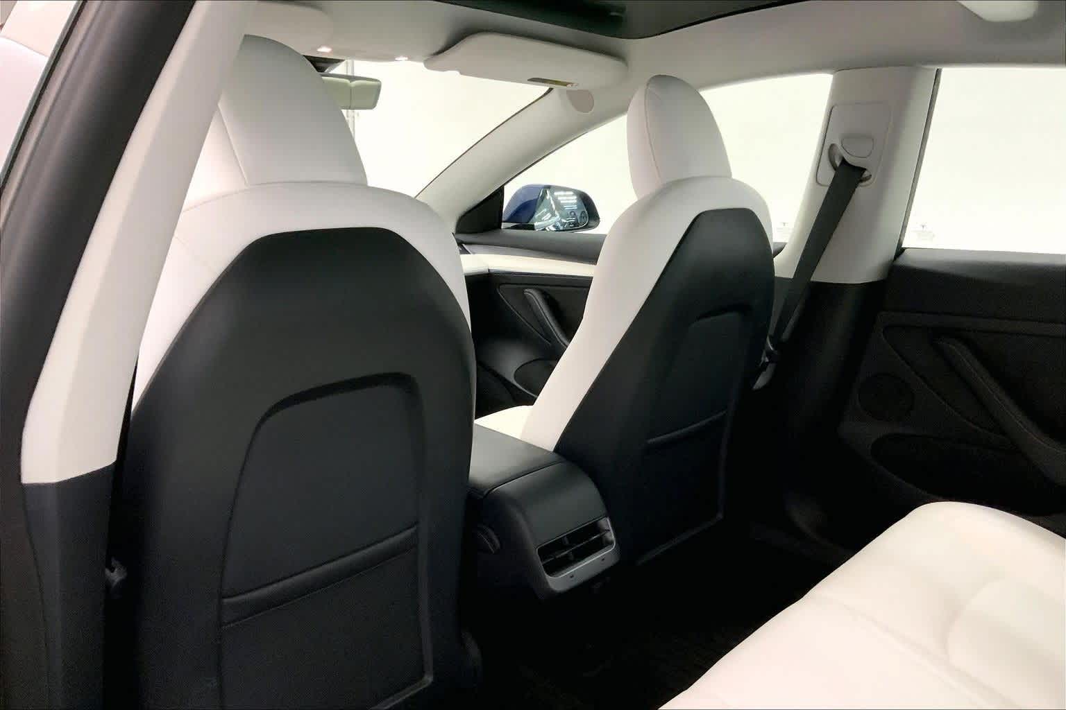 Thumbnail: 2022 Tesla Model 3 - 12