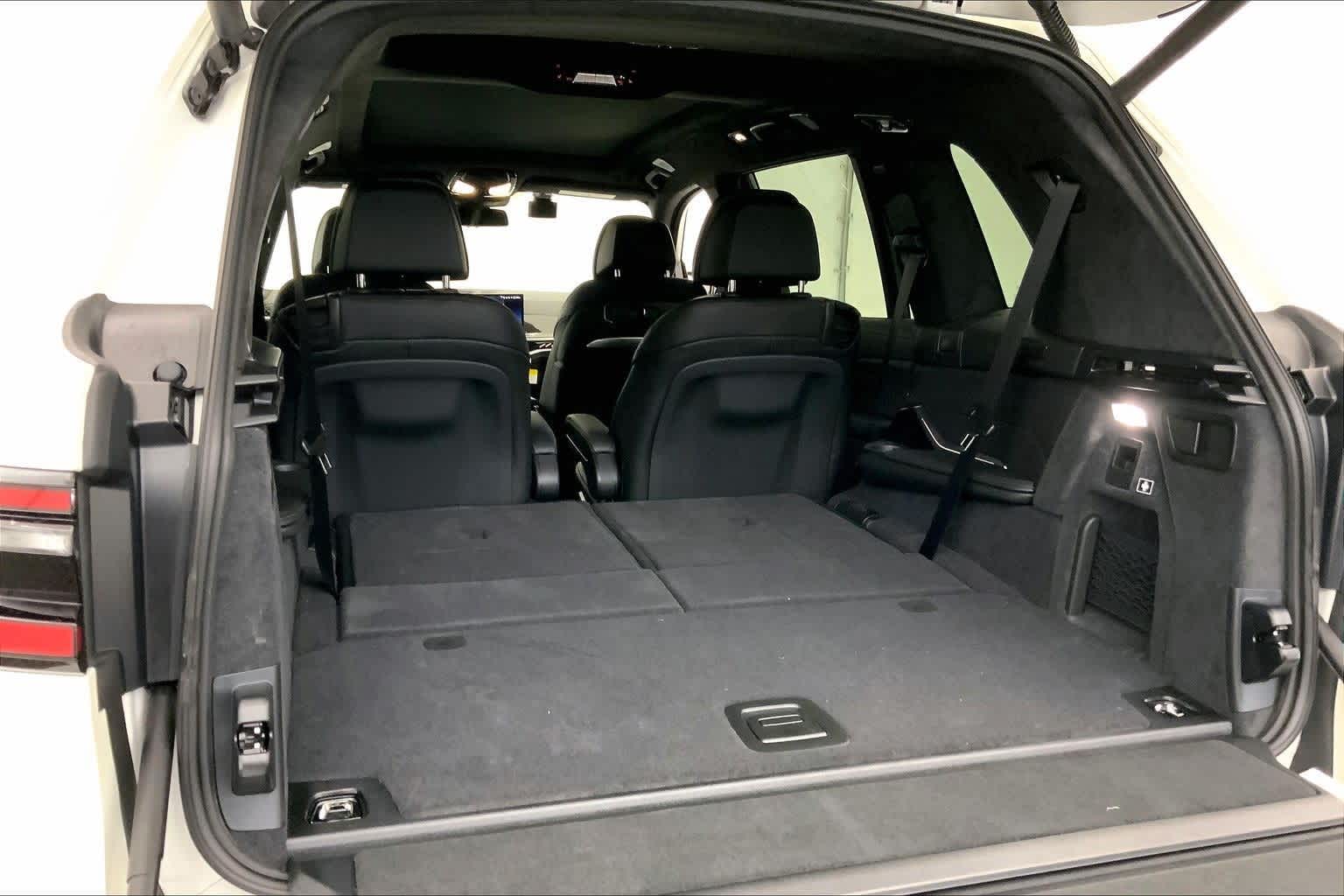 Thumbnail: 2026 BMW X7 - 19