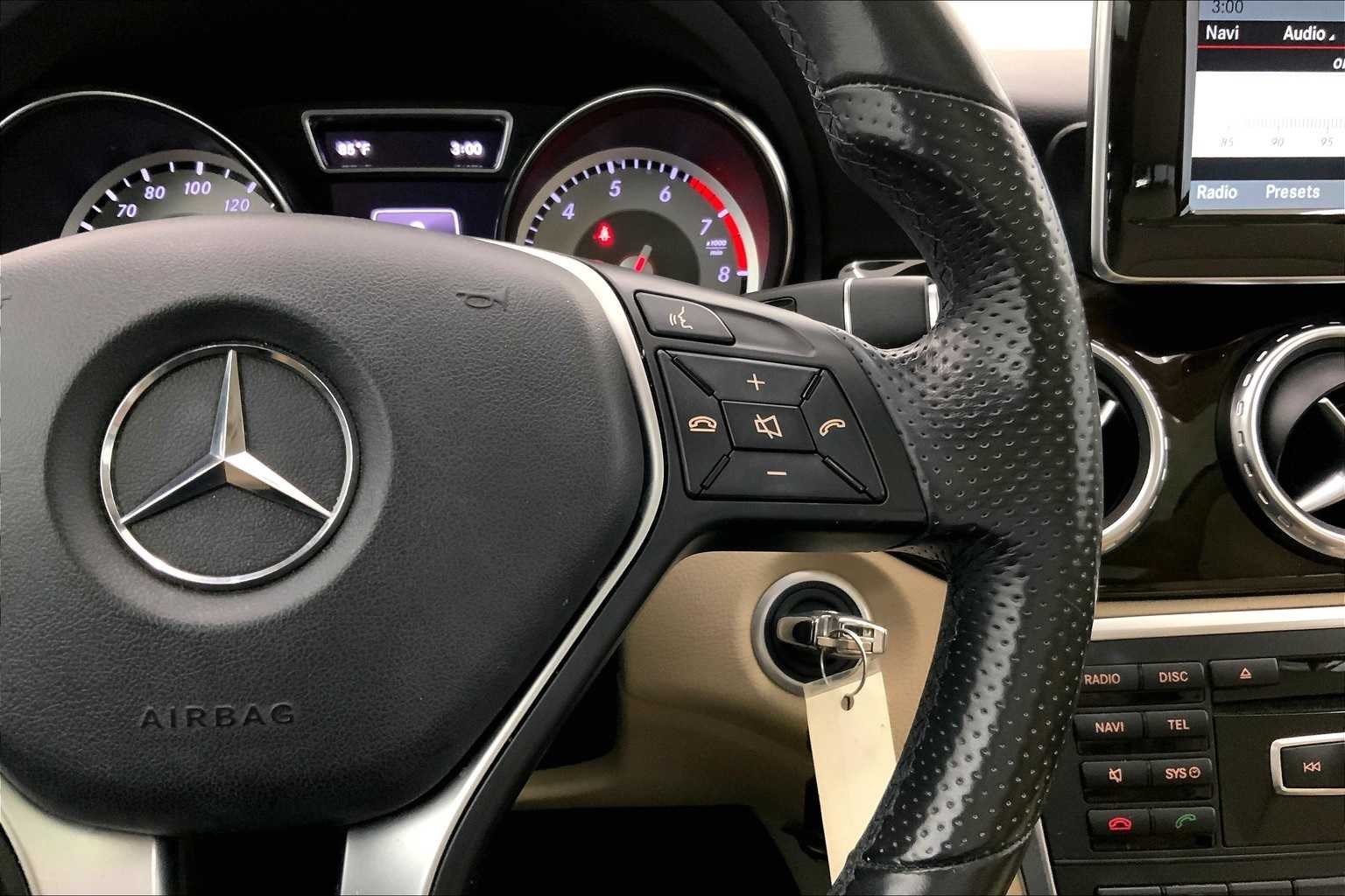 Thumbnail: 2015 Mercedes-Benz GLA - 25