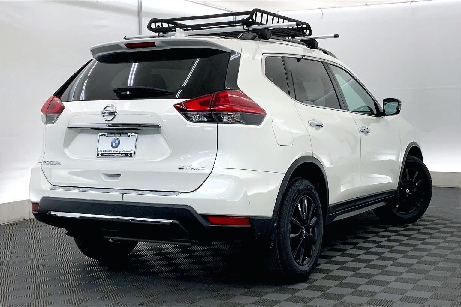 Thumbnail: 2017 Nissan Rogue - 22