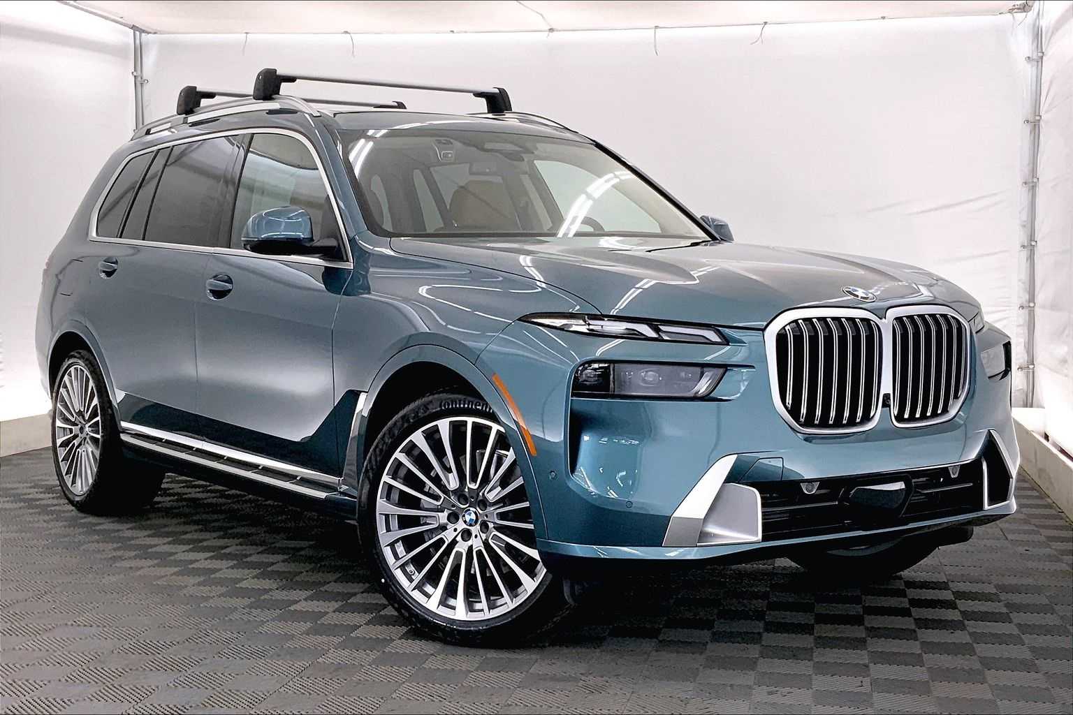 Thumbnail: 2026 BMW X7 - 21