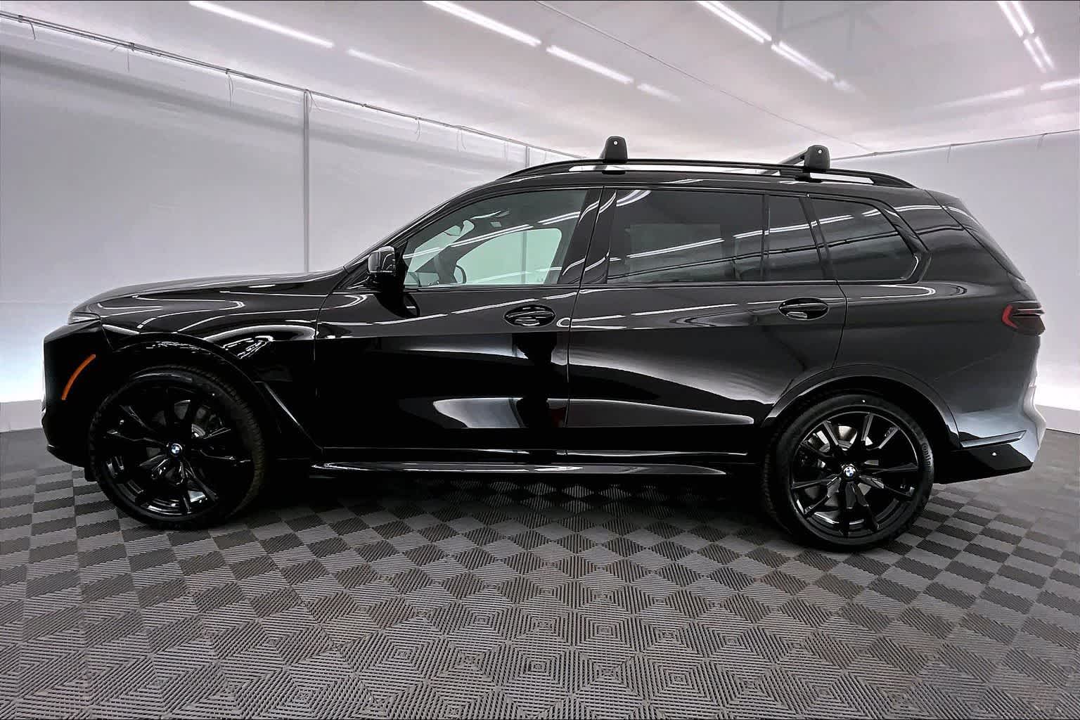 Thumbnail: 2026 BMW X7 - 3