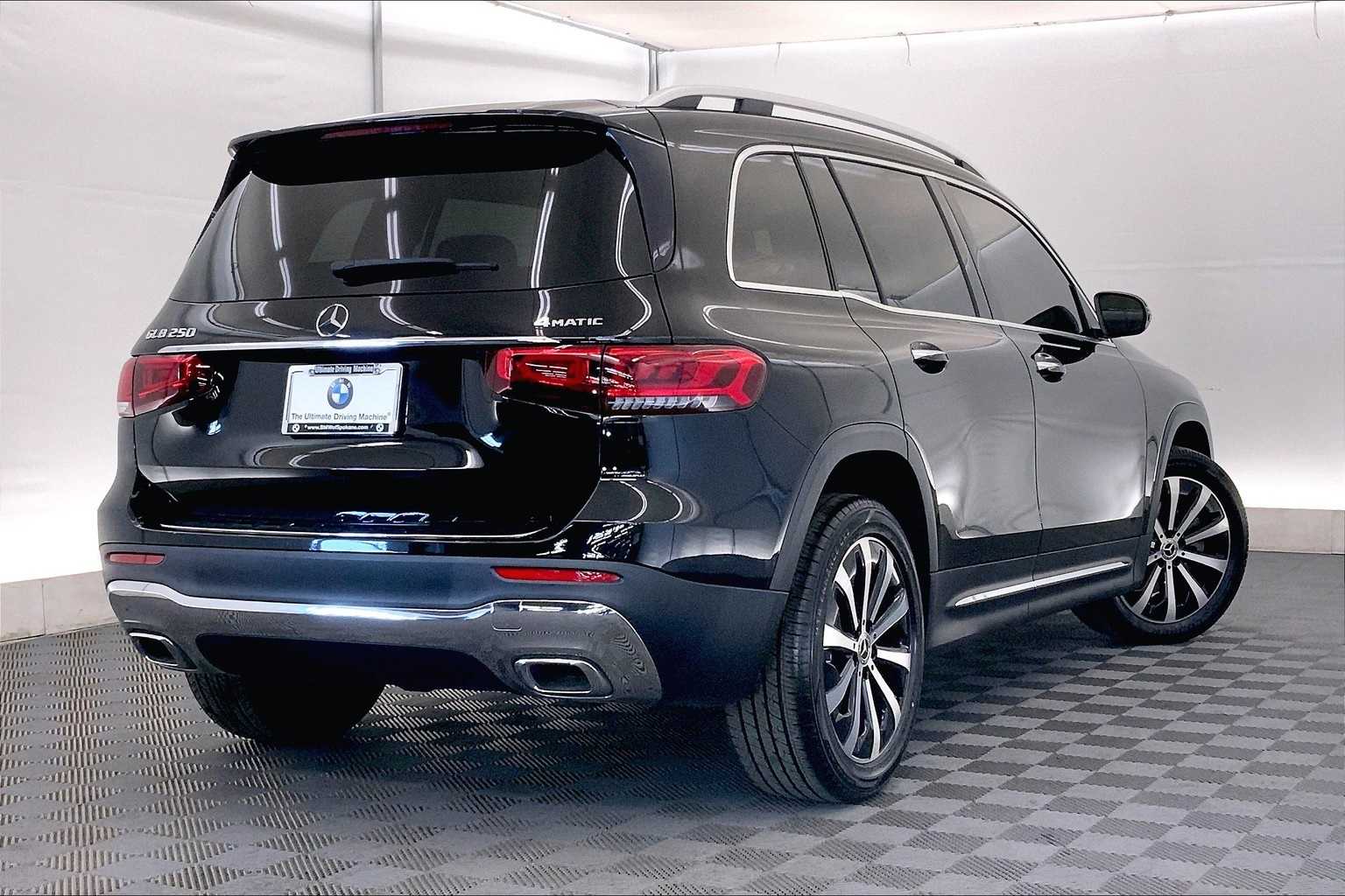 Thumbnail: 2022 Mercedes-Benz GLB - 22