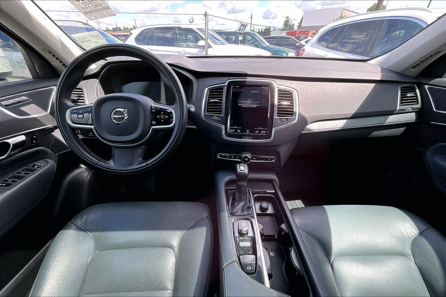 Thumbnail: 2020 Volvo XC90 - 10
